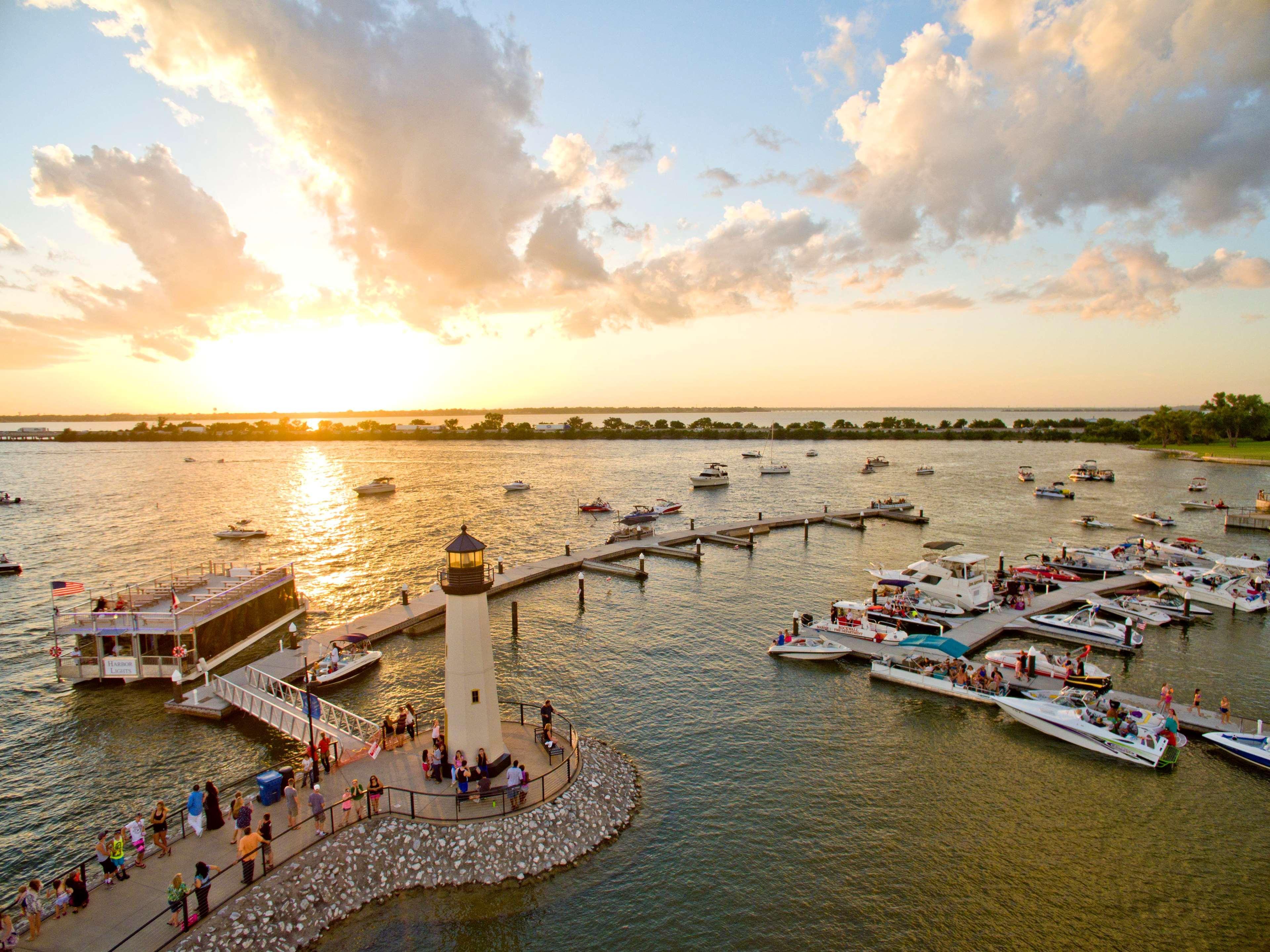 Hilton Dallas/Rockwall Lakefront Hotel Bagian luar foto